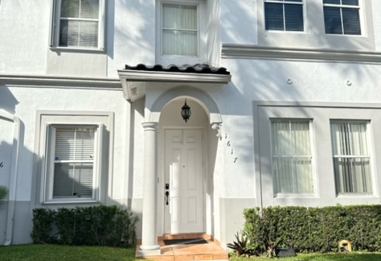 2-Story Condo in the Heart of Doral, FL!!